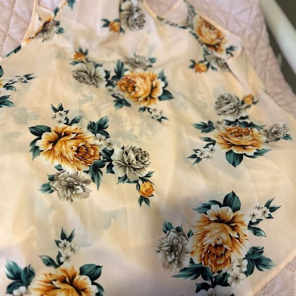 NWOT Shein Curve Floral Halter Top - Picture 11 of 15